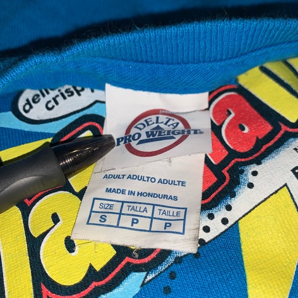 Vintage Whatchamacallit Blue Hershey’s Promotional Shirt Candy Snack - Picture 3 of 3